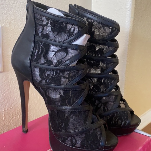 Black lace heels - Picture 1 of 1